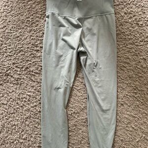 Vuori Women's Seafoam Green  Leggings